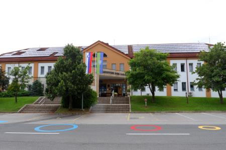 NAPIS ZDRAVSTVENI DOM CERKNICA 05 FOTO LJUBO VUKELIČ